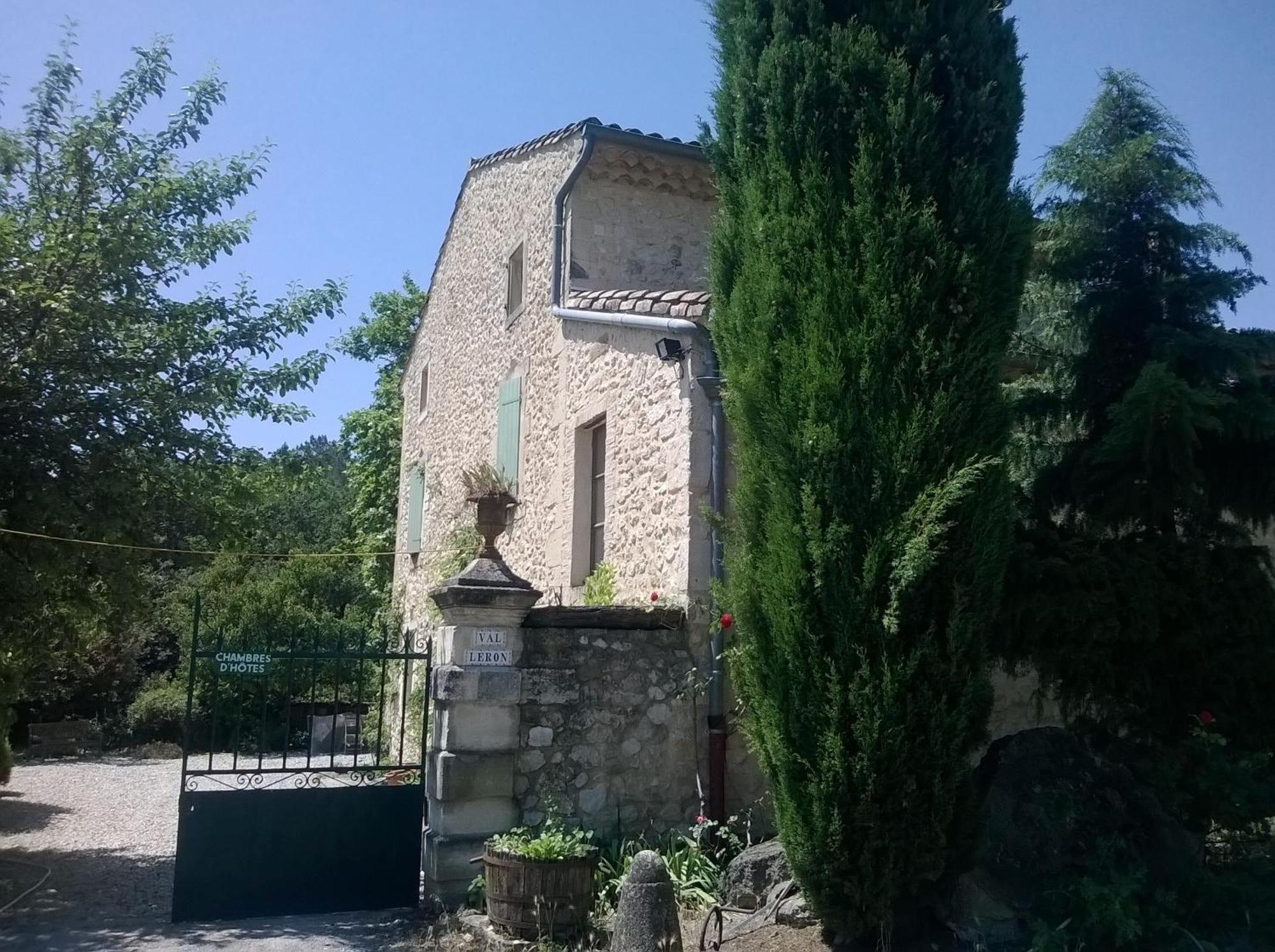 Le Val Leron Bed and Breakfast Valaurie Buitenkant foto