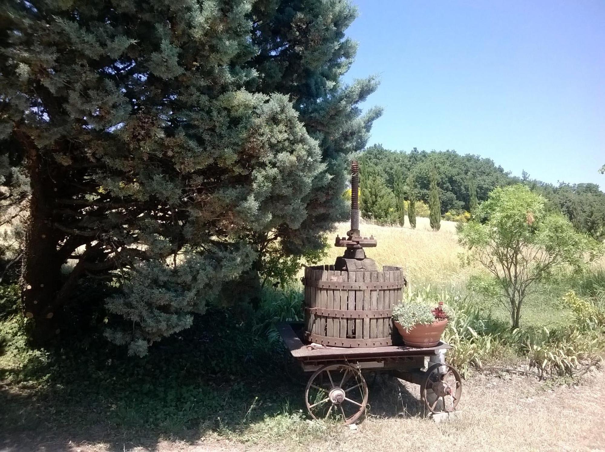 Le Val Leron Bed and Breakfast Valaurie Buitenkant foto