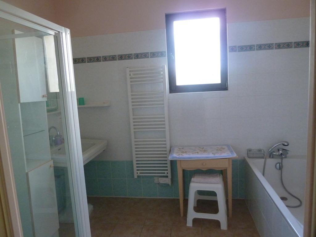 Le Val Leron Bed and Breakfast Valaurie Buitenkant foto