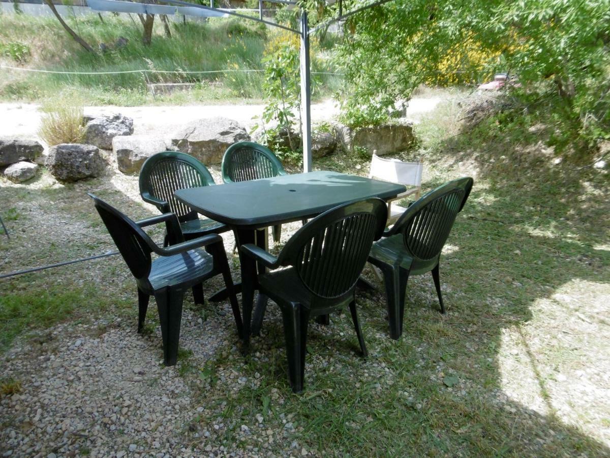 Le Val Leron Bed and Breakfast Valaurie Buitenkant foto