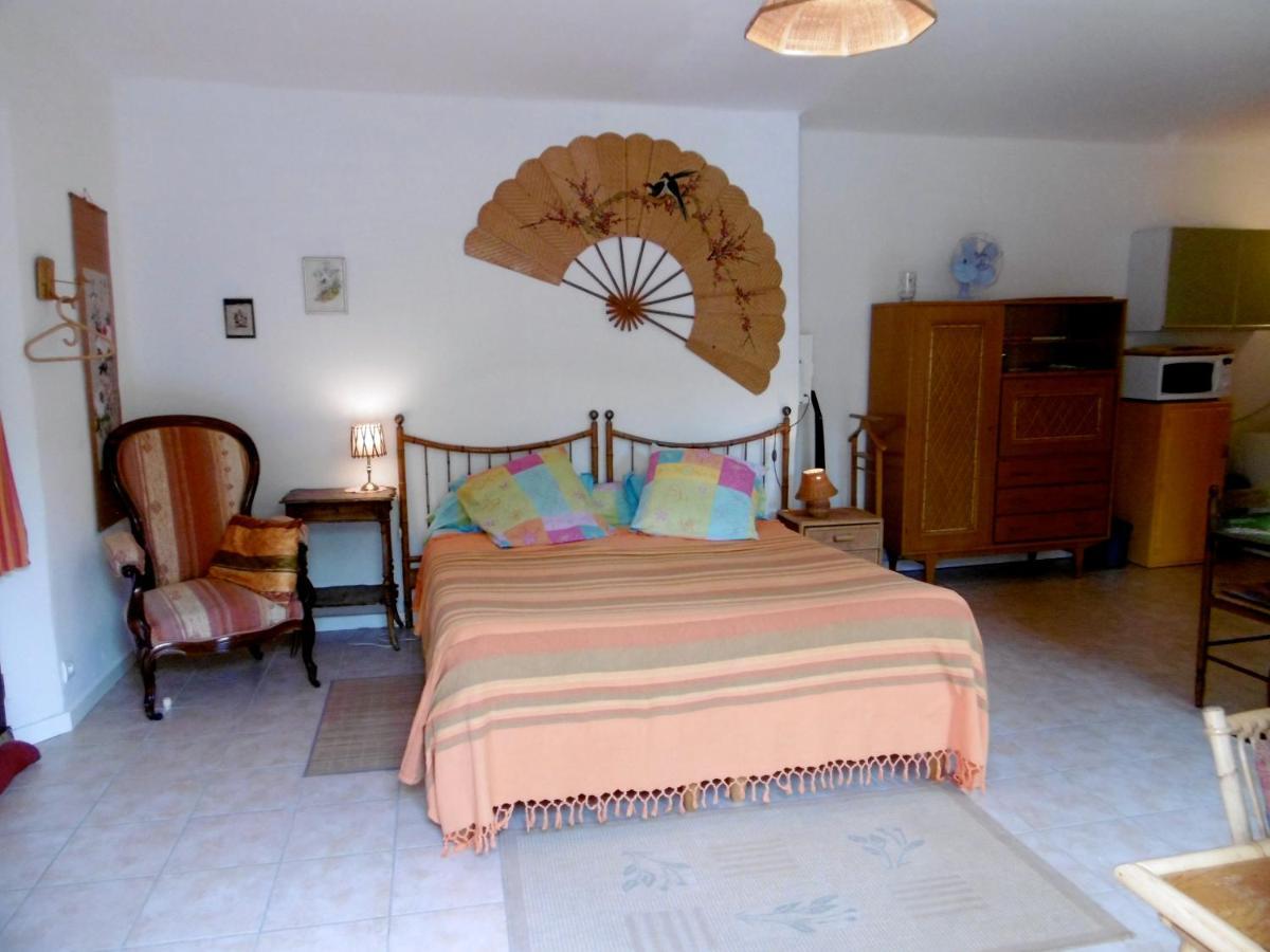 Le Val Leron Bed and Breakfast Valaurie Buitenkant foto